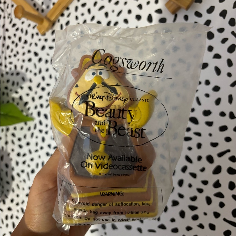 VINTAGE BEAUTY AND THE BEAST "COGSWORTH" FIGURE HAND PUPPET PIZZA HUT NIP-Nice